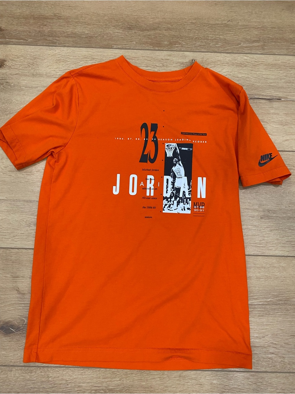 Jordan Boy’s XL Orange Graphic Tshirt Basketball School Streetwear Casual